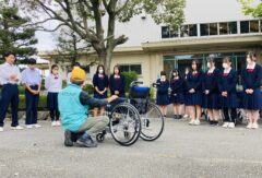 車イスの利用を学ぶ…【59回生・保育基礎】