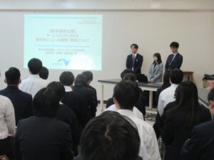 ３年生の「地域資源活用」でメニュー開発の説明がありました。