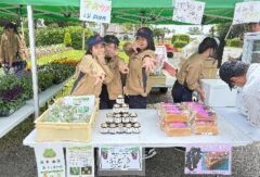 園芸科　販売実習（ぴよ吉マーケット）