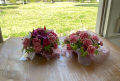 フラワーアレンジメントの制作実習を行いました